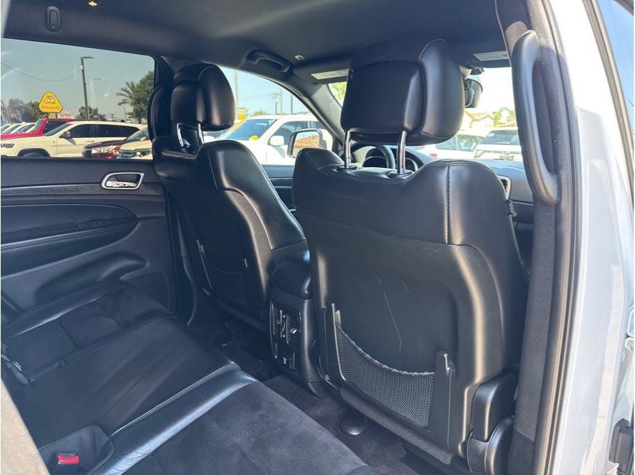 Used 2017 Jeep Grand Cherokee Altitude RWD image 25