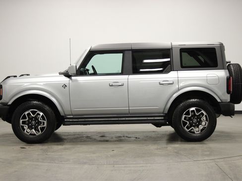 Used 2022 Ford Bronco Outer Banks image 6