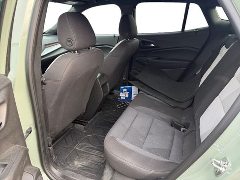 Used 2024 Chevrolet Trax RS FWD image 10