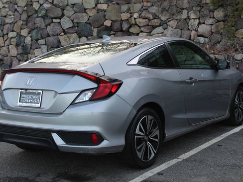 Used 2018 Honda Civic EX-L image 9