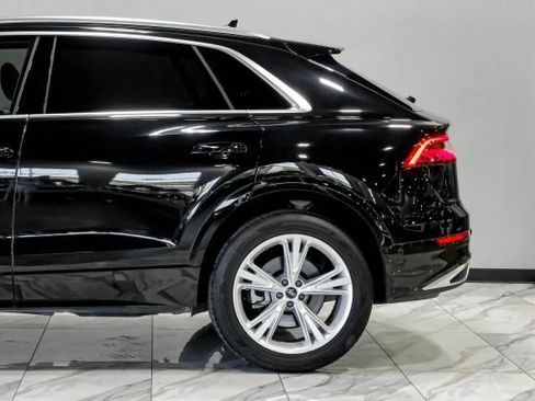 Used 2022 Audi Q8 Premium Plus w/ Premium Plus Package AWD/4WD image 18
