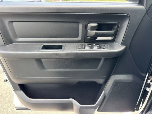 Used 2016 RAM 3500 Tradesman w/ Chrome Appearance Group AWD/4WD image 18
