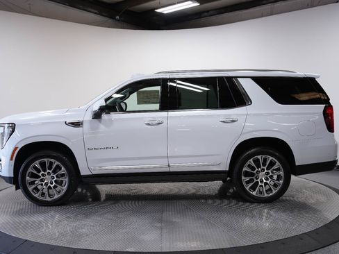 New 2026 GMC Yukon Denali w/ Denali Reserve Package AWD/4WD image 7