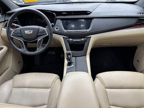 Used 2018 Cadillac XT5 Premium Luxury image 14