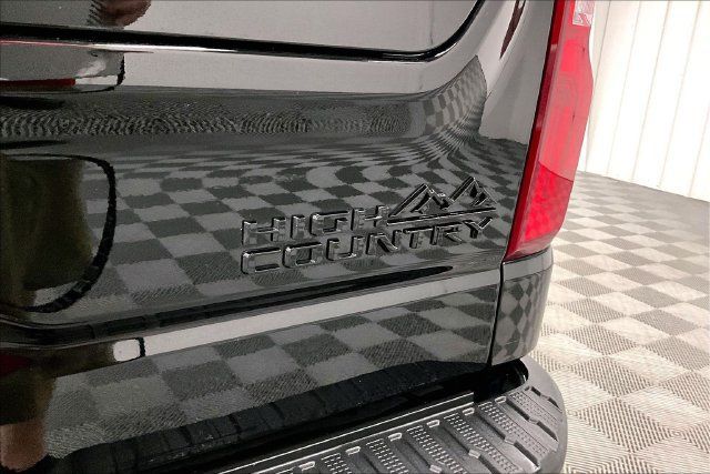Used 2024 Chevrolet Silverado 1500 High Country w/ LPO, Dark Essentials Package AWD/4WD image 9