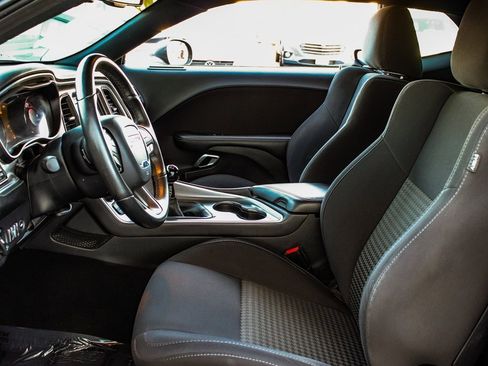 Used 2019 Dodge Challenger R/T w/ Blacktop Package image 28