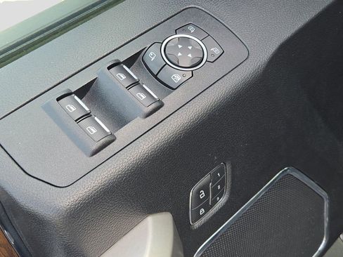 Used 2019 Ford F150 Lariat image 17