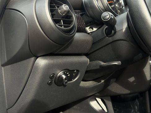 Used 2019 MINI Cooper S image 25