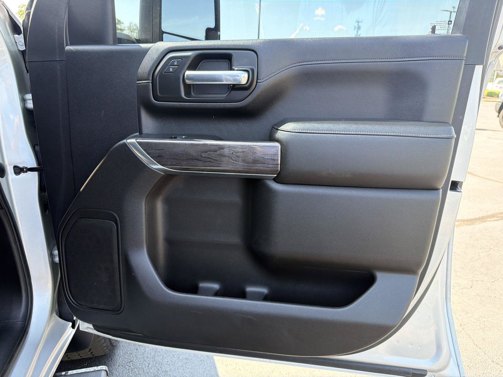 Used 2020 Chevrolet Silverado 2500 LTZ AWD/4WD image 37