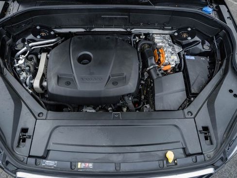 Certified 2024 Volvo XC90 T8 Ultimate w/ Protection Package image 19