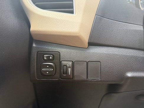 Used 2016 Toyota Corolla LE FWD image 15