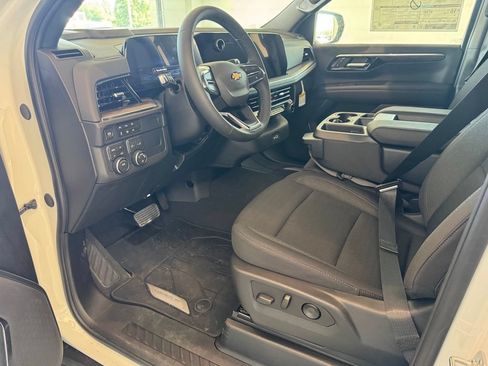 Used 2026 Chevrolet Suburban LS AWD/4WD image 5