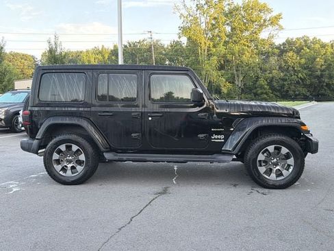 Used 2019 Jeep Wrangler Unlimited Sahara AWD/4WD image 2