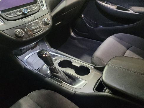 Used 2018 Chevrolet Malibu LT FWD image 26
