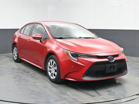 Used 2021 Toyota Corolla LE image 2
