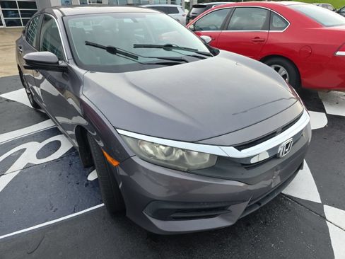 Used 2016 Honda Civic EX image 10