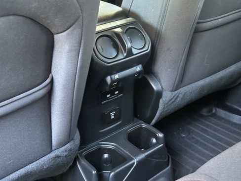 Used 2023 Jeep Wrangler Unlimited Rubicon AWD/4WD image 14