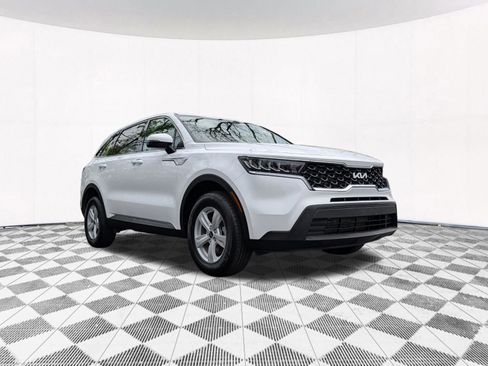 Used 2023 Kia Sorento LX AWD/4WD image 13