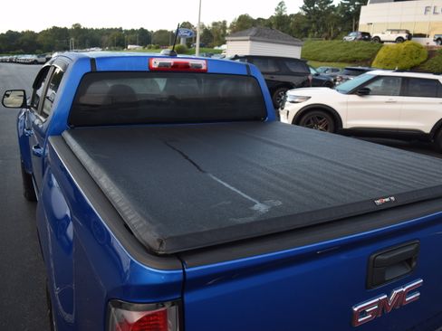 Used 2019 GMC Canyon SLE w/ Trailering Package AWD/4WD image 6