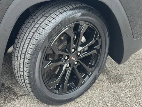 Used 2022 GMC Terrain SLT w/ Elevation Edition FWD image 5
