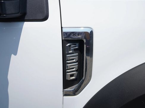 Used 2017 Ford F550 4x4 Crew Cab Super Duty image 29