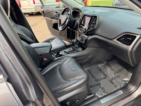 Used 2020 Jeep Cherokee Limited image 36