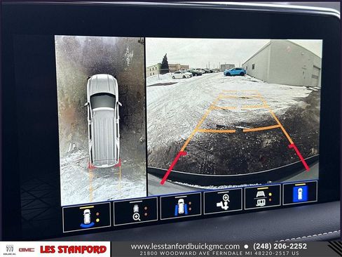 Used 2024 GMC Yukon XL SLT w/ SLT Premium Package image 30