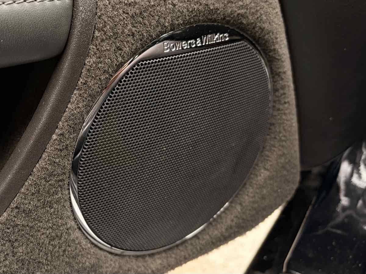 Used 2013 Jaguar XKR R RWD image 31