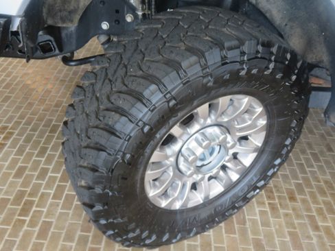 Used 2022 Ford F250 XL w/ STX Appearance Package AWD/4WD image 11
