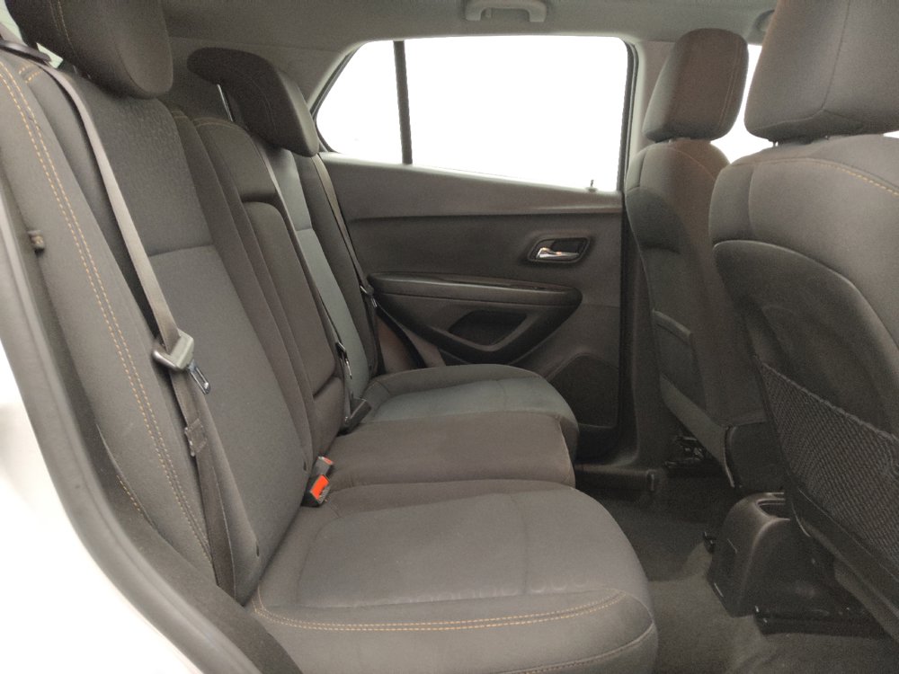 Used 2020 Chevrolet Trax LS FWD image 19