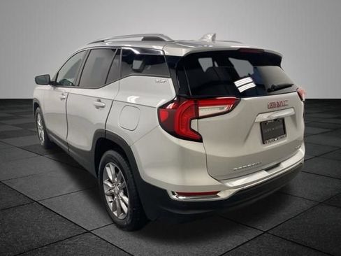 Used 2022 GMC Terrain SLT w/ Infotainment Package II AWD/4WD image 4
