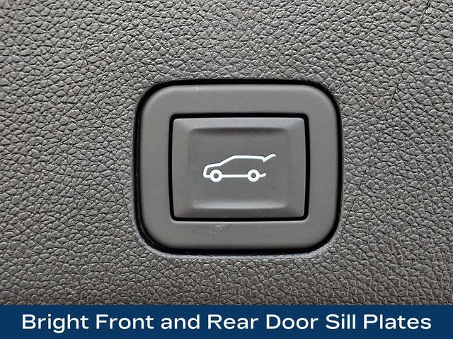 Used 2025 Chevrolet Tahoe Premier AWD/4WD image 32