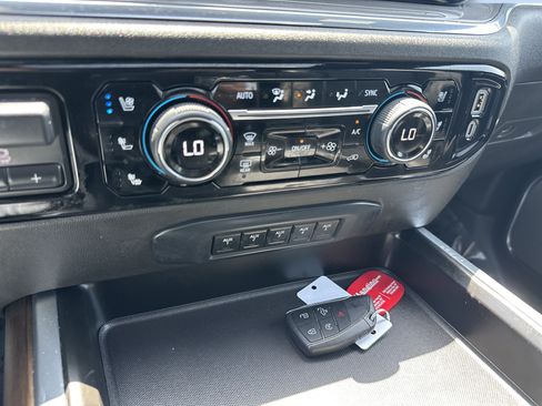 Used 2024 Chevrolet Silverado 2500 High Country w/ High Country Premium Package AWD/4WD image 18