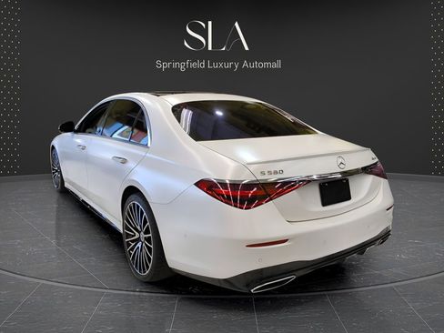 Used 2022 Mercedes-Benz S 580 4MATIC Sedan w/ AMG Line Package image 9
