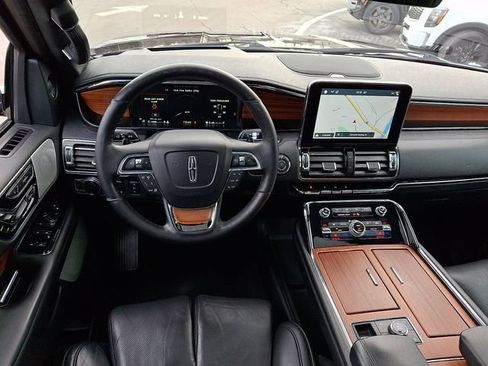 Used 2019 Lincoln Navigator L Reserve image 12