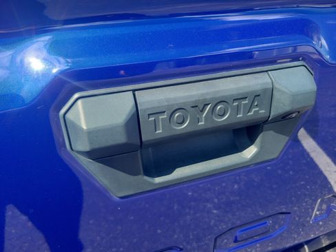 Used 2025 Toyota Tacoma SR5 RWD image 10