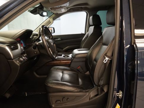 Used 2020 Chevrolet Tahoe LT w/ Luxury Package AWD/4WD image 5
