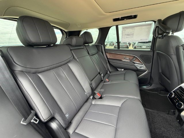 New 2027 Land Rover Range Rover SE AWD/4WD image 17