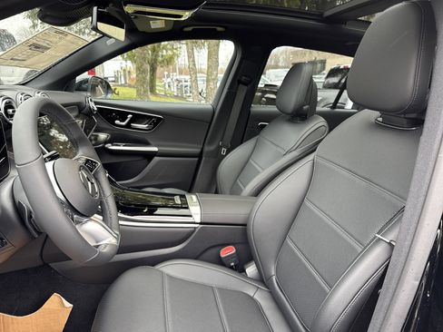 Used 2026 Mercedes-Benz GLC 300 4MATIC image 9