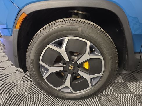 Used 2022 Rivian R1T Adventure AWD/4WD image 9