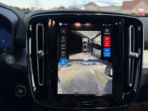 New 2026 Volvo XC40 B5 Ultra w/ Climate Package image 24