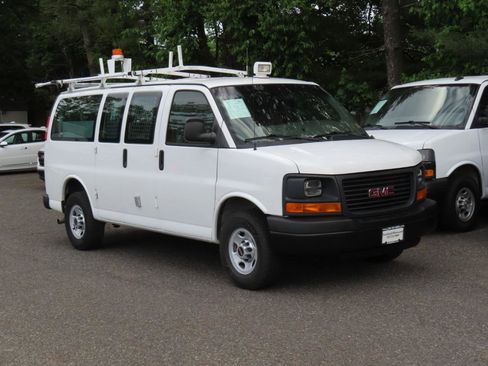 Used 2015 GMC Savana 3500 RWD image 26