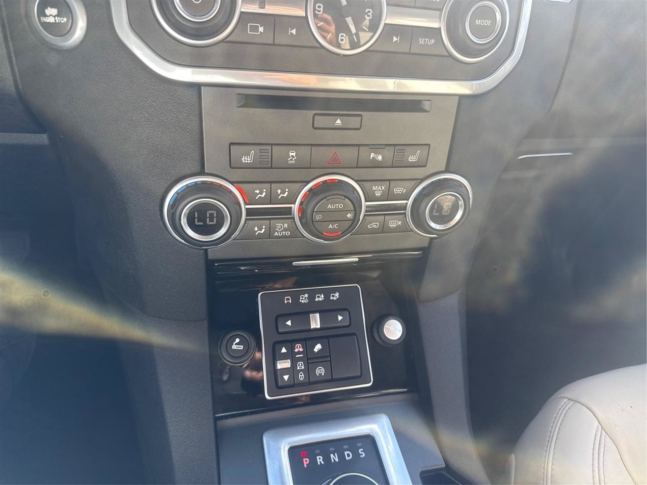 Used 2015 Land Rover LR4 HSE LUX AWD/4WD image 17
