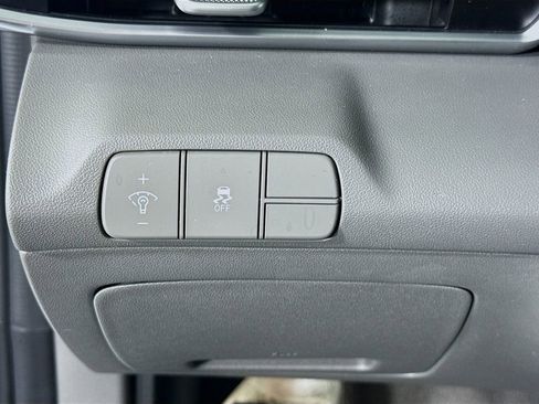 Certified 2025 Hyundai Elantra Sport FWD image 18