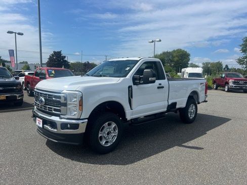 New 2026 Ford F350 XLT w/ FX4 Off-Road Package AWD/4WD image 3