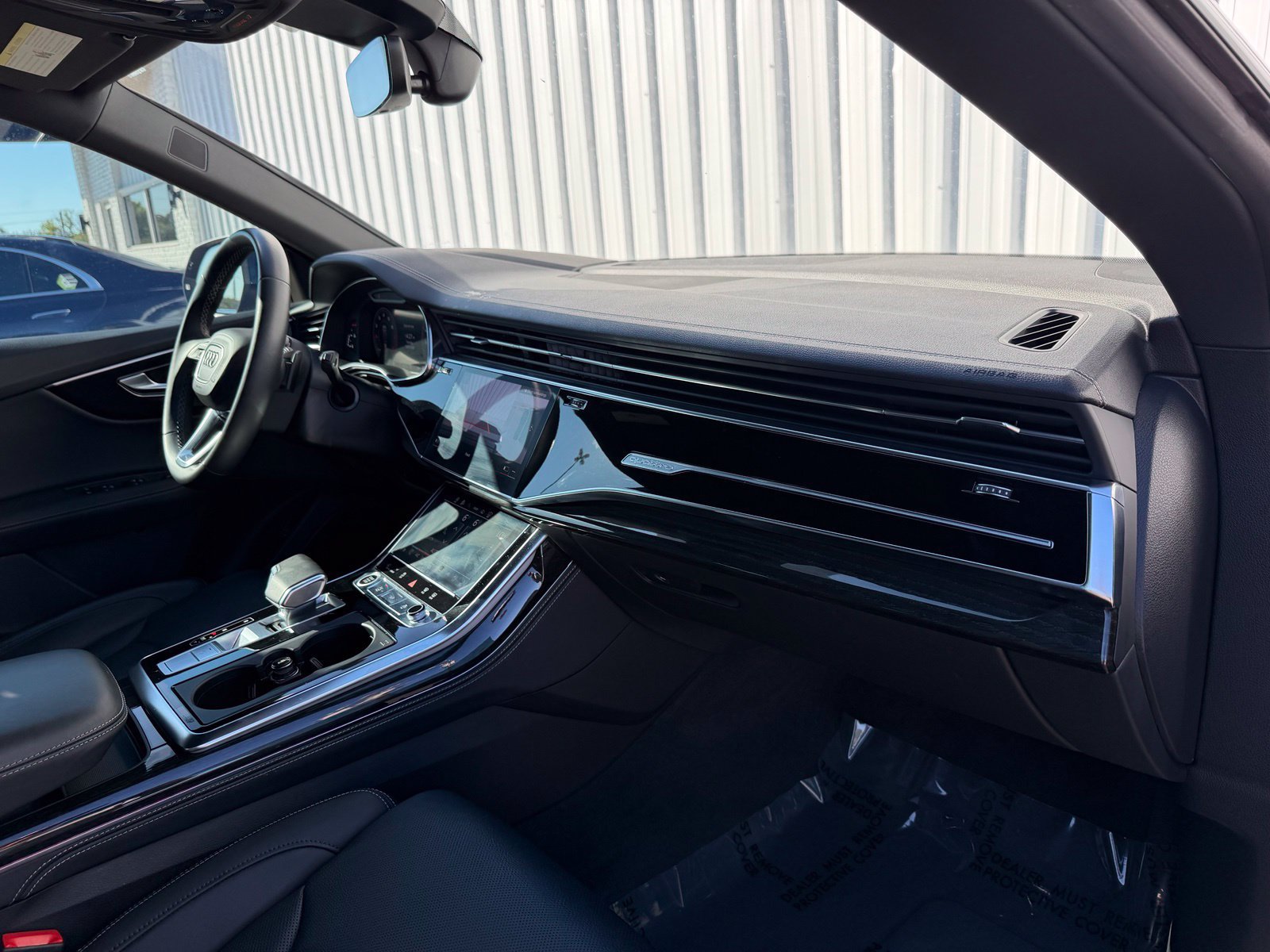 Used 2024 Audi Q8 Prestige AWD/4WD image 25
