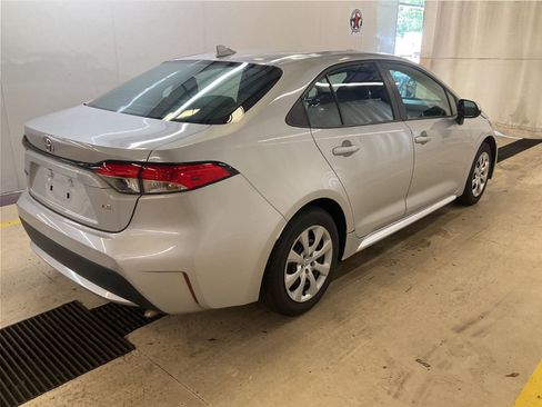 Used 2022 Toyota Corolla LE FWD image 4