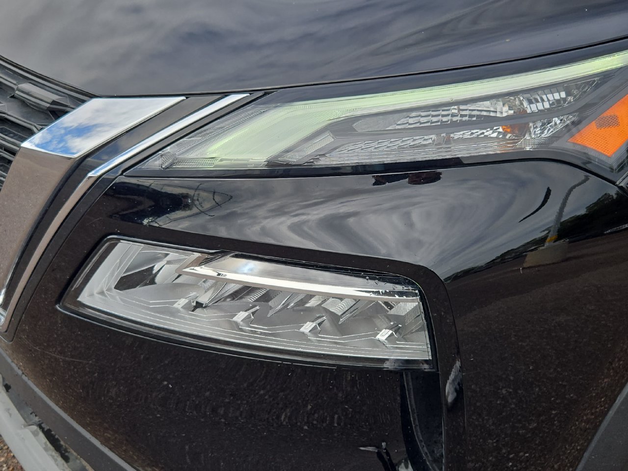 Used 2023 Nissan Rogue SV AWD/4WD image 12