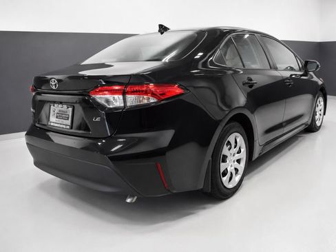 Used 2025 Toyota Corolla LE FWD image 8