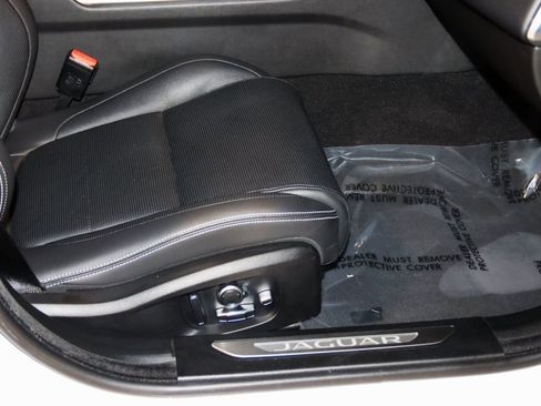 Used 2021 Jaguar XF R-Dynamic SE image 58